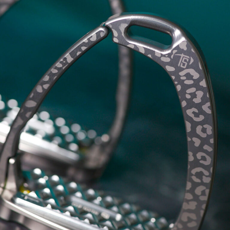 Untamed Leopard & Swarovski® – Limited Edition